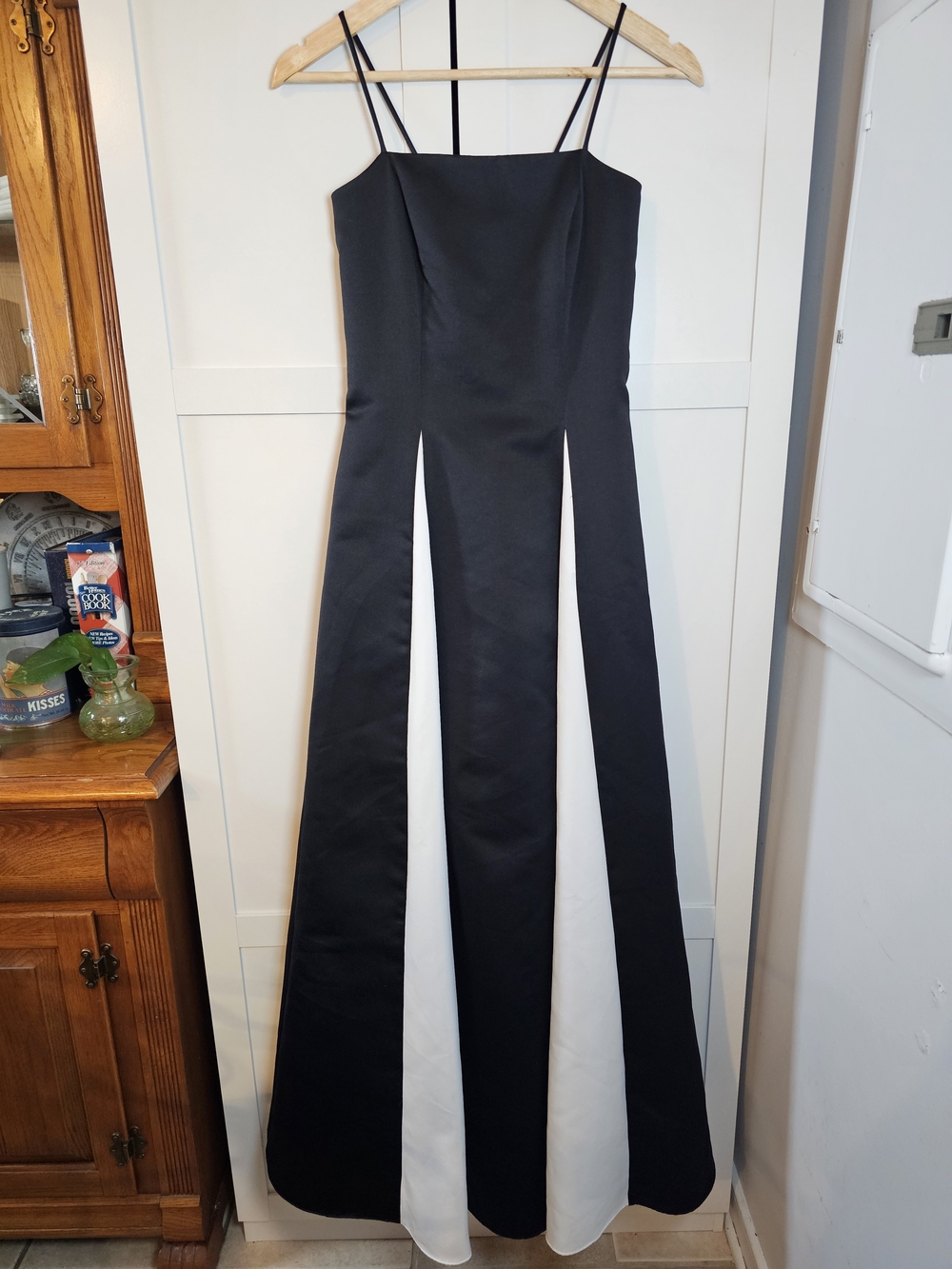 Vintage Y2K Urban Girl Nites Black & White Colorblock Prom Gown Size 3/4 (XS/0)